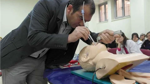 Yozgat'ta sağlık çalışanlarına yaşam desteği eğitimi verildi