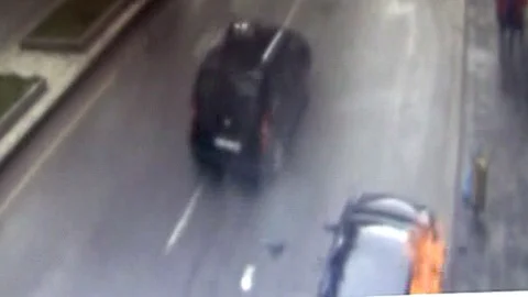 Bitlis'te araç patladı, sürücü hafif yaralandı