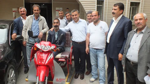 Muş'ta engelli genç motosikletine kavuştu