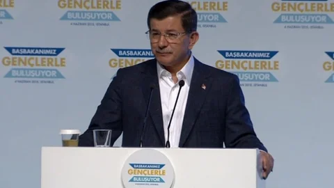 İstanbul'da Davutoğlu'nun duygusal anları