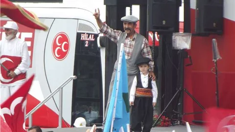 MHP Lideri Bahçeli, Elazığ'da yaptığı konuşmada Erdoğan'ı sert sözlerle eleştirdi.