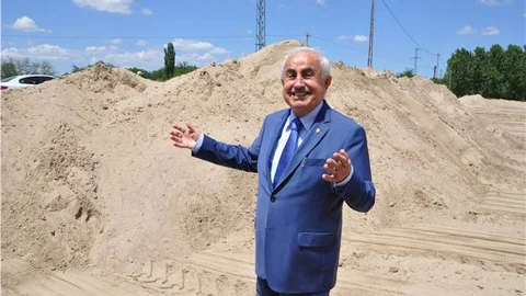 Edirne'de taşkın sonrası kum temizliği sürüyor