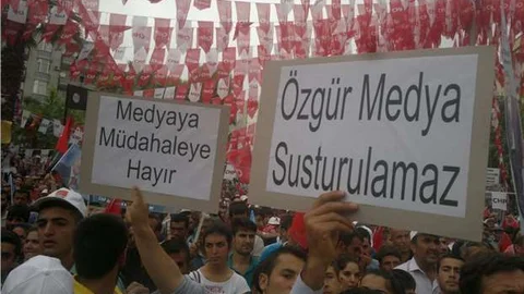 Adıyaman'da CHP Mitinginde Medyaya Baskı Eleştirildi
