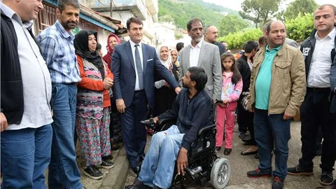 Bursa'da akülü araç hediye edildi