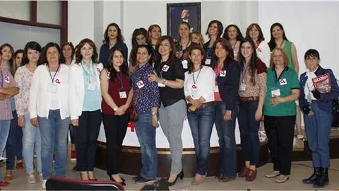 Adana'da Kadın Kurultayı Düzenlendi