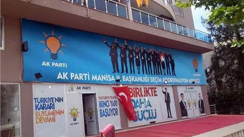 MHP'li Baylan, Manisa'daki AK Parti binasının kaçak olduğunu açıkladı