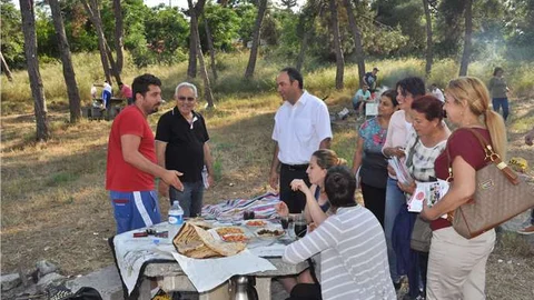Adana'da CHP Adayı Tümer, hayat pahalılığının etkilerini vurguladı.