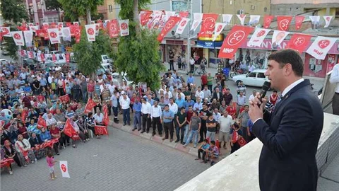 Adana'da MHP'li Mehmet Ali Arslan, çiftçilerin zor durumda olduğunu belirtti.