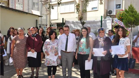 Balıkesir Edremit'te yıl sonu sergisi açıldı