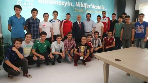 Bursa'da kung-fu şampiyonu sporcular Bozbey'i ziyaret etti