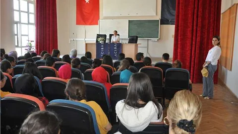 Adana'da internet bağımlılığına dikkat çekildi