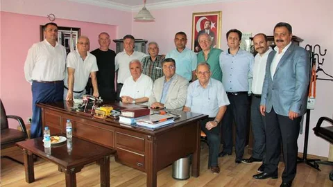 CHP İzmir adayı Kamil Okyay Sındır, amatör spora destek vermek için çeşitli projeler geliştireceklerini açıkladı.