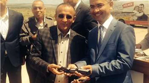 Aksaray'da MHP'li adaylar tren konusunu protesto etti