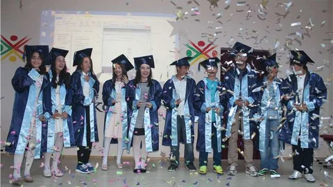Bayburt'ta Özel Aba Ortaokulu ilk mezuniyet törenini gerçekleştirdi
