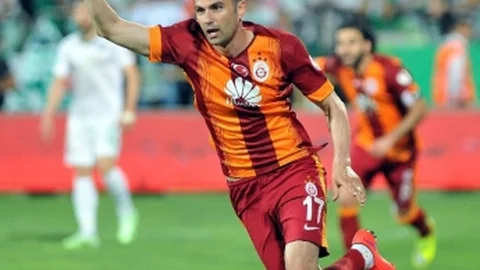 Galatasaray'ın yıldız ismi Burak Yılmaz, bu sezon çifte kupa kazanarak kariyerinde bir ilke imza attı.
