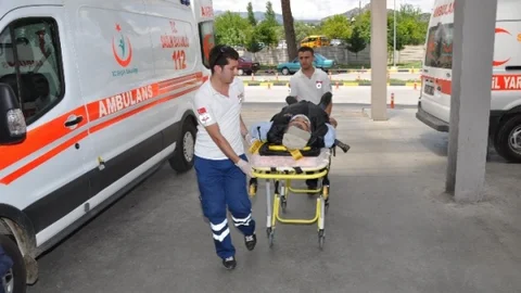 Nazilli'de motosikletler kafa kafaya çarpıştı