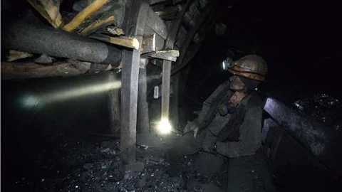 Donbas'ta kömür madeninde 576 madenci mahsur kaldı