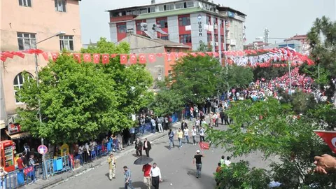 Bingöl'de Erdoğan'ın konuşması sırasında vatandaşlar alanı terk etti