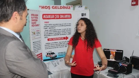 Konya Beyşehir'de lise öğrencisi Gökçe Tekin, ambulansların trafik yoğunluğundan geç kalmaması için bir sistem geliştirdi.