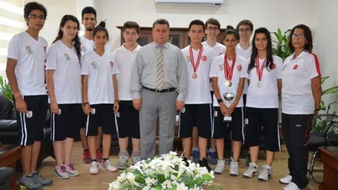 Aydın'da İncirliova Spor Lisesi Tüfek Takımı, Okullar Arası Türkiye Atıcılık Şampiyonası'nda ikinci oldu