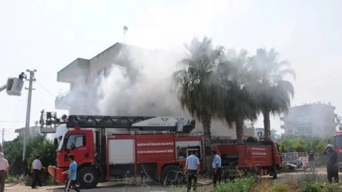 Erdemli'de korkutan yangın