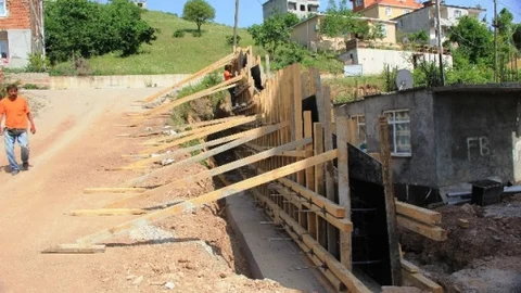 İzmit’te toprak kayması tehlikesine karşı duvar inşa edildi