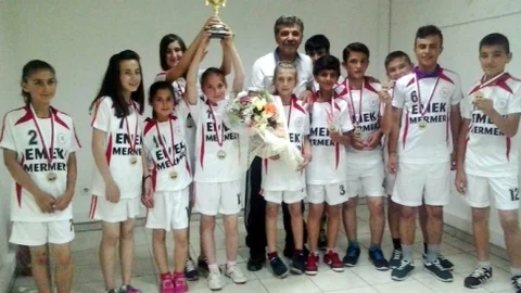 Beyşehir'de büyük başarı: Beytepe Ortaokulu şampiyon oldu