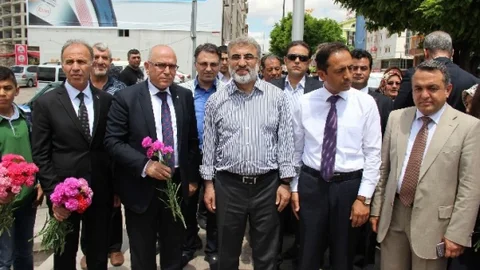 Kayseri'de Bakan Taner Yıldız, esnafı ziyaret etti