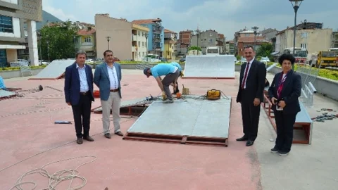 Bursa'da gençler için kaykay pisti yapılıyor