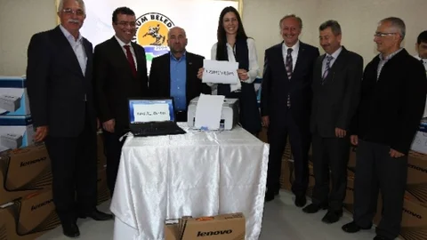 Atakum'da Muhtarlara Bilgisayar Desteği