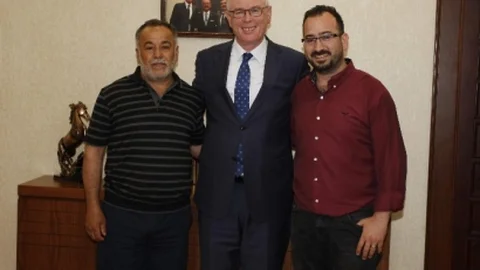 Eskişehir'de Başkan Kurt, Korkmaz ailesini ağırladı