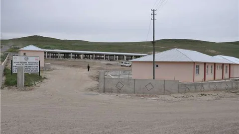 Muş'ta Kapalı Hayvan Pazarı çalışmaları hızla ilerliyor