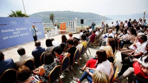 Arnavutluk'ta sağlık merkezlerine malzeme desteği yapıldı