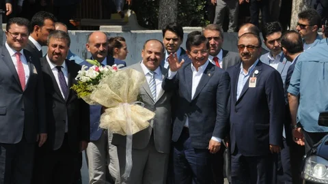 Atatürk Havalimanı’nda taksicilerle bir araya geldi