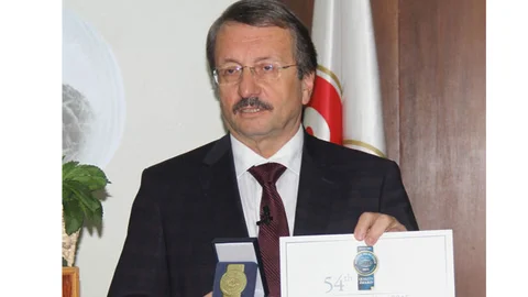 ÇAYKUR Genel Müdürü İmdat Sütlüoğlu'ndan üreticilere acele etmemeleri çağrısı