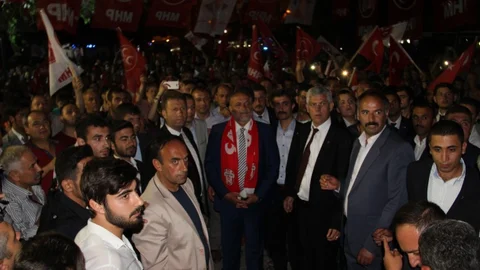 Çanakkale'de MHP'li Oktay Vural miting düzenledi
