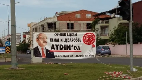 Aydın'da seçim pankartları asılı kaldı