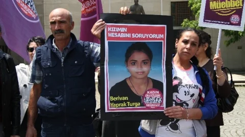 Bursa'da genç kız cinayeti davasında anne gözyaşlarına boğuldu