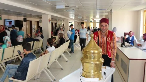 Bursa Dörtçelik Çocuk Hastanesi'nde Osmanlı şerbeti ikramı