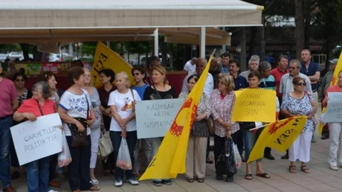 Ortaca'da kadın cinayetleri protesto edildi