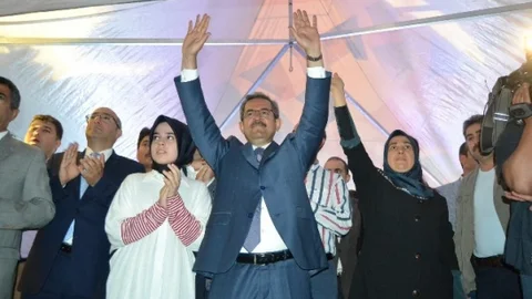 Ceyhan'da Necdet Ünüvar'a yoğun ilgi