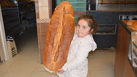 Seyitgazi'de dev ekmek üretimi