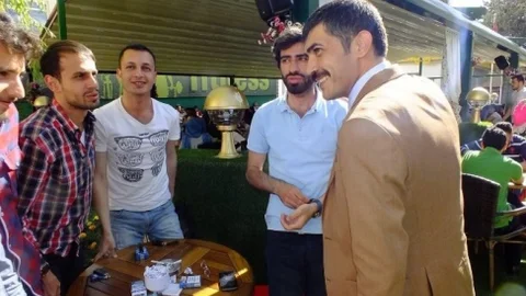 Erzurum'da MHP Adayı Gökhan Arslan, seçim çalışmalarını sürdürüyor.