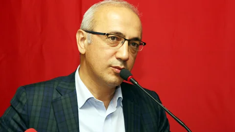 Antalya'da Lütfi Elvan'dan Niyazi Nefi Kara'ya Sert Yanıt