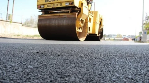 Kars'ta asfalt çalışmaları hız kesmeden sürüyor