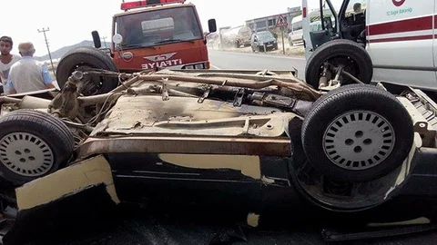 Burhaniye'de trafik kazasında 2 kişi yaralandı