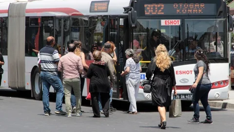 İzmir'de toplu taşıma kartlarındaki sorunlar sürüyor