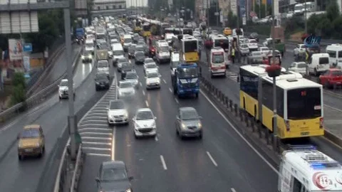 Ayvansaray'da metrobüs kazası yaşandı