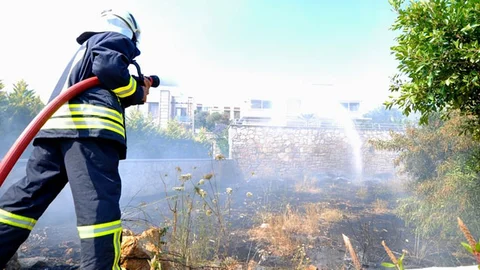 Muğla Bodrum'da iki farklı yangın meydana geldi