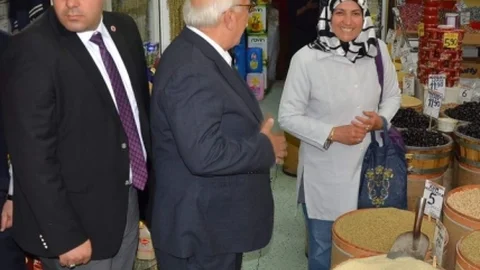Eskişehir'de Bakan Avcı'nın ziyaretinde yaşlı kadından şaka